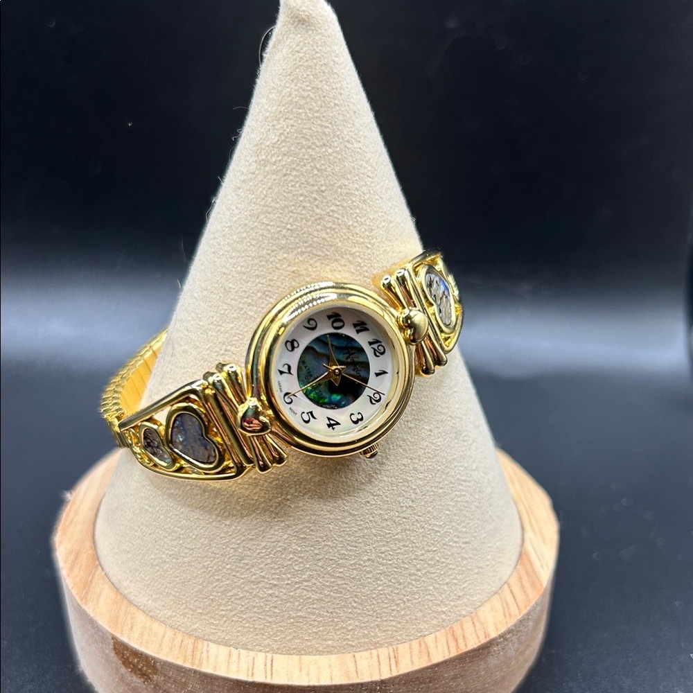 Vintage gold tone ladies watch with abalone dial